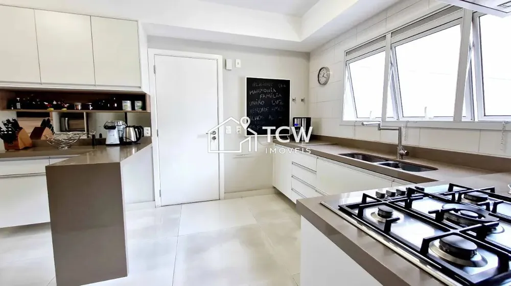 Apartamento, 3 quartos, 258 m² - Foto 2