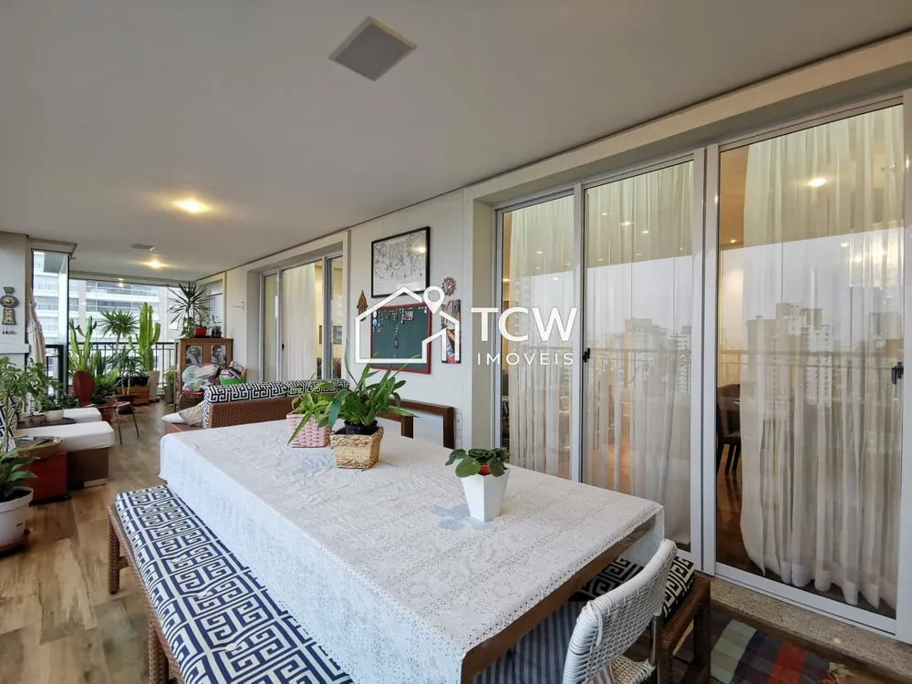 Apartamento, 3 quartos, 216 m² - Foto 1