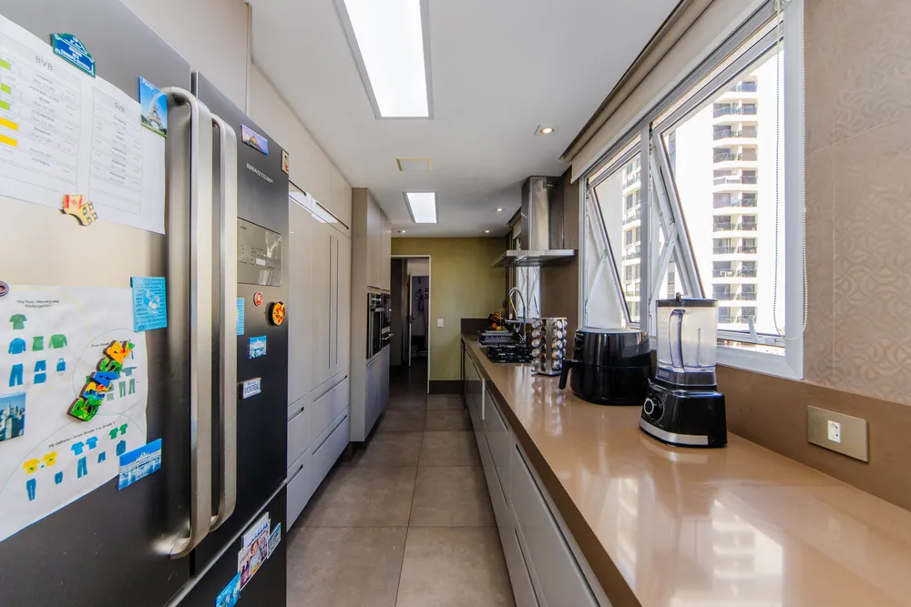 Apartamento, 3 quartos, 221 m² - Foto 1