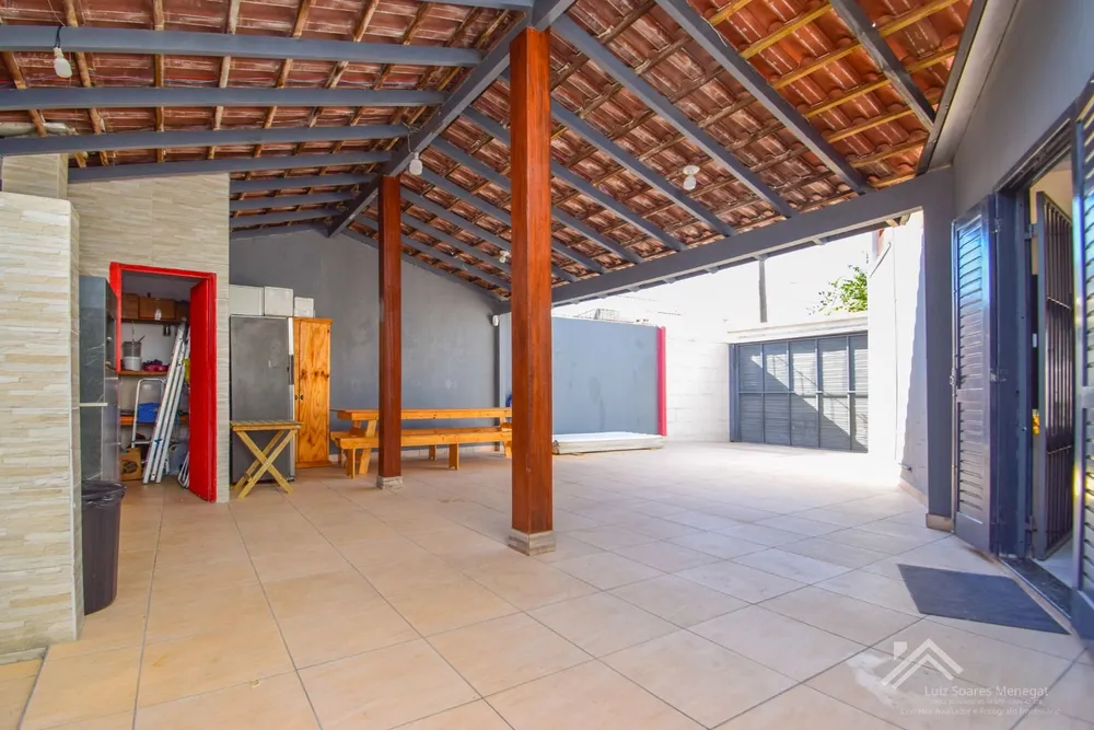 Casa, 3 quartos, 196 m² - Foto 2