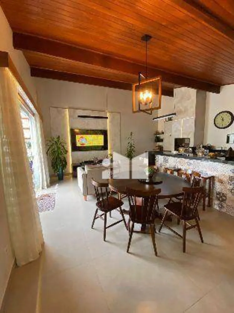 Casa, 3 quartos, 275 m² - Foto 1