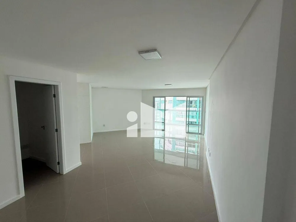 Apartamento, 3 quartos, 123 m² - Foto 2