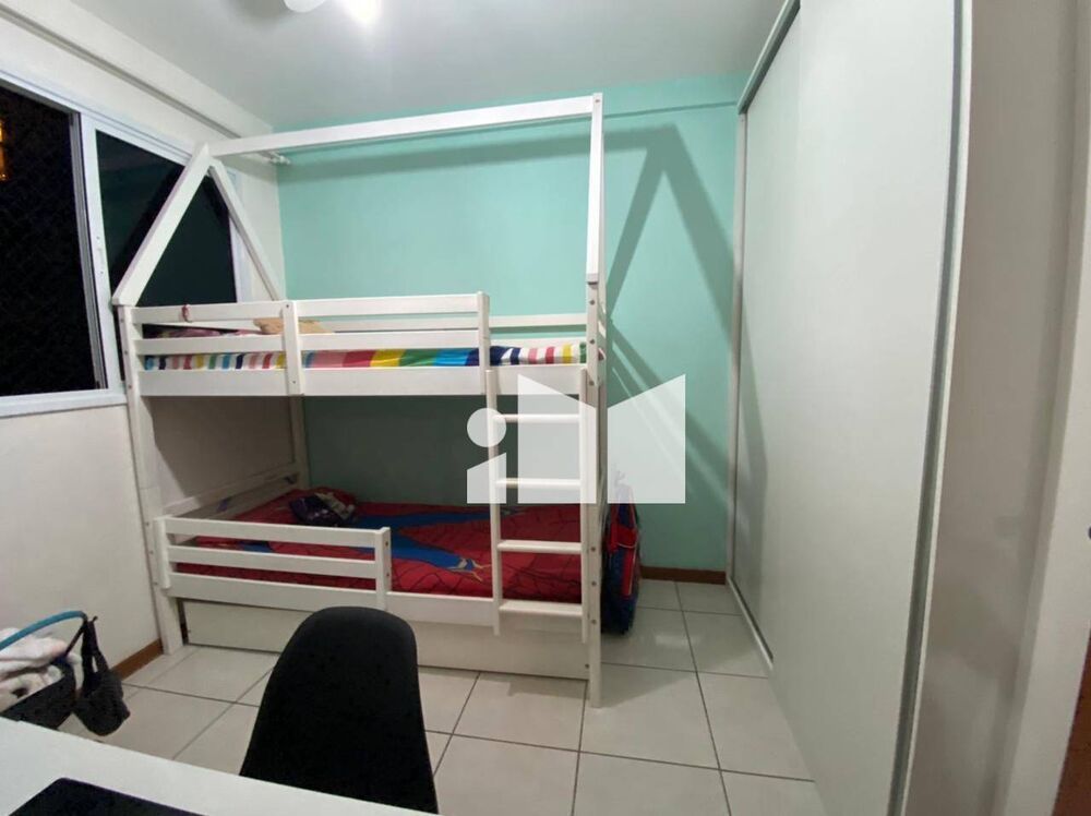 Apartamento à venda com 2 quartos, 70m² - Foto 2