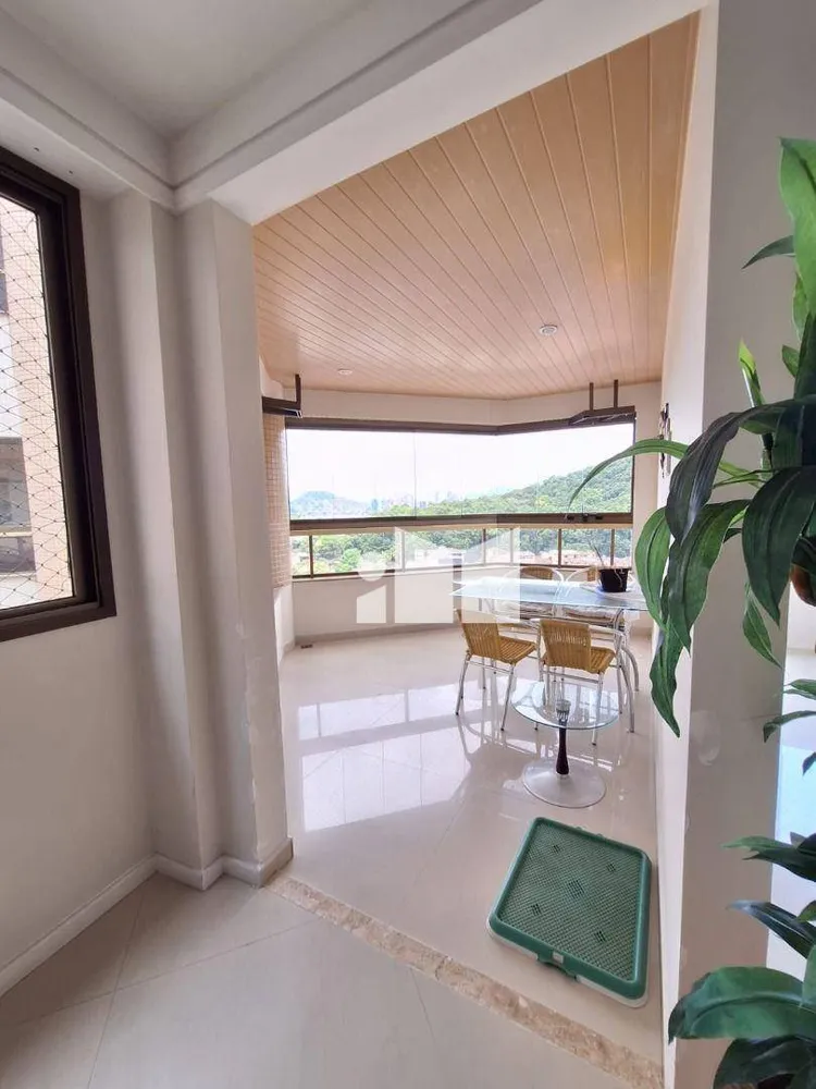Apartamento, 3 quartos, 220 m² - Foto 1