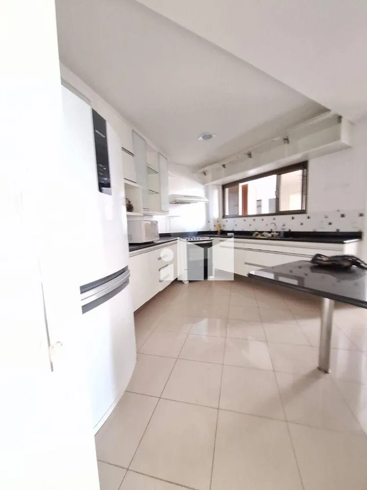 Apartamento, 3 quartos, 220 m² - Foto 6