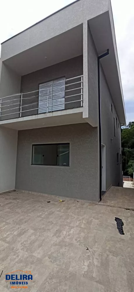 Casa à venda com 3 quartos, 141m² - Foto 2