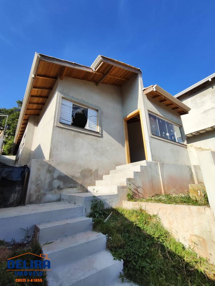 Casa à venda com 3 quartos, 74m² - Foto 1