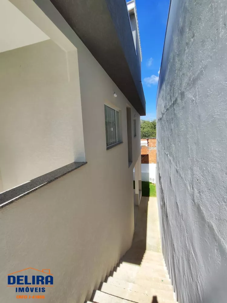 Casa à venda com 2 quartos, 87m² - Foto 4