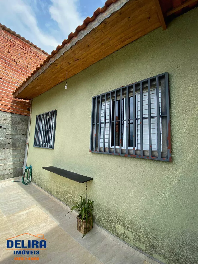 Casa à venda com 2 quartos, 80m² - Foto 2