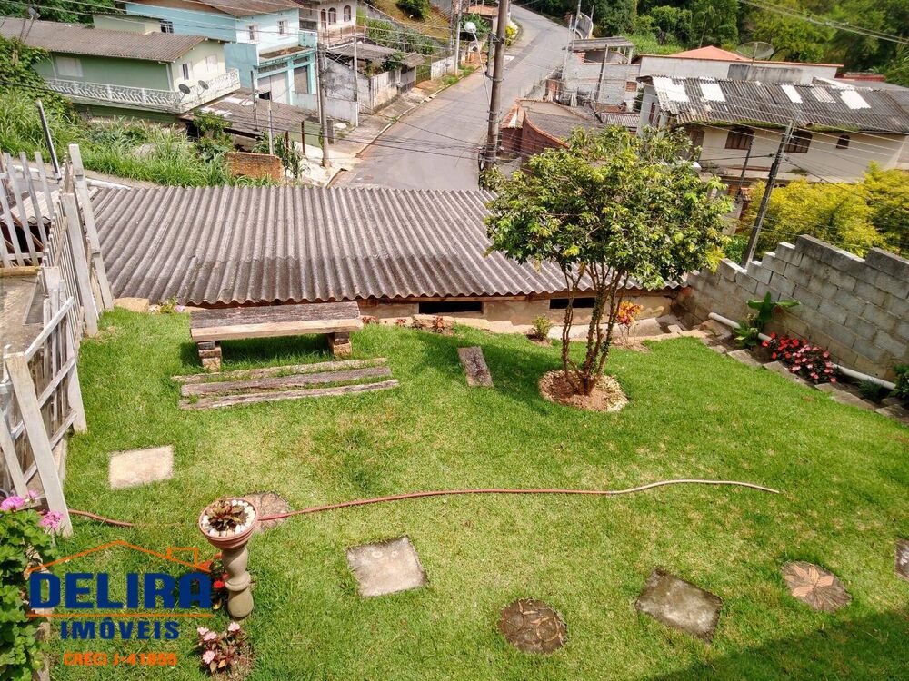 Casa à venda com 5 quartos, 167m² - Foto 2