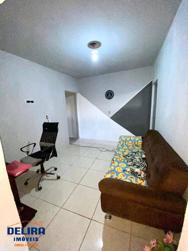 Casa à venda com 3 quartos, 90m² - Foto 2