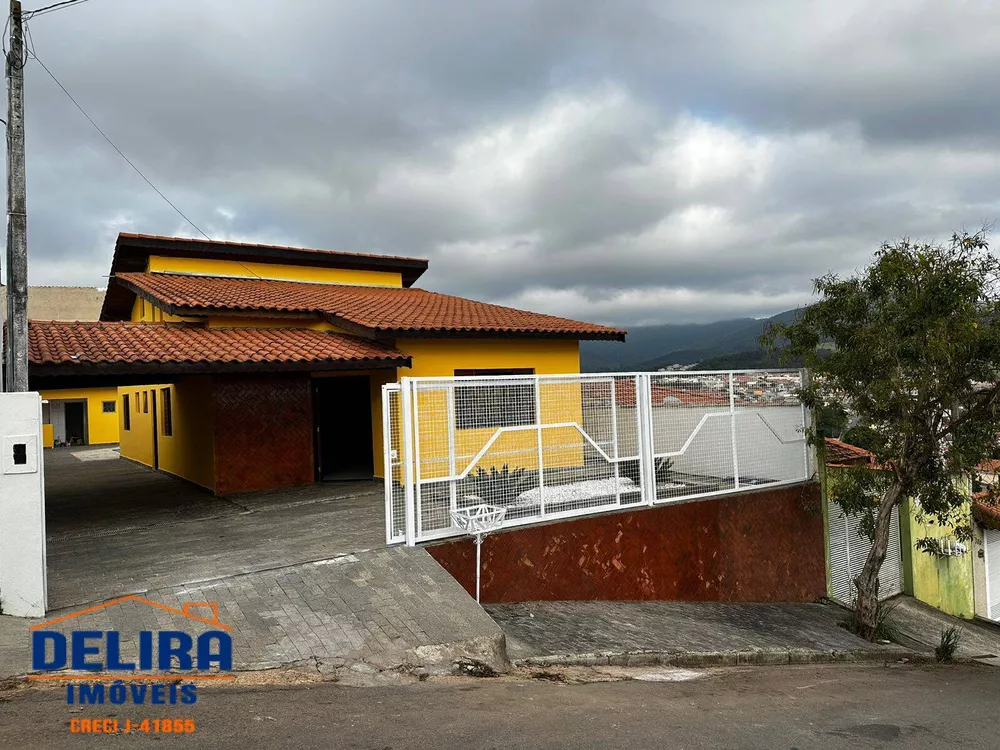 Casa à venda com 4 quartos, 200m² - Foto 2