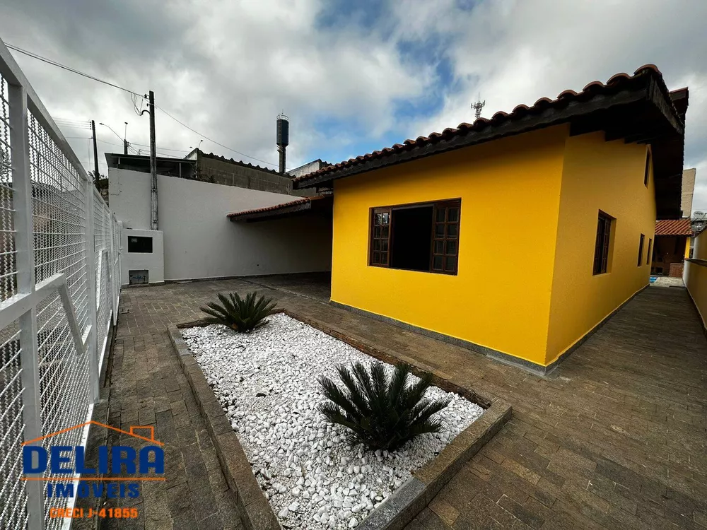 Casa à venda com 4 quartos, 200m² - Foto 4