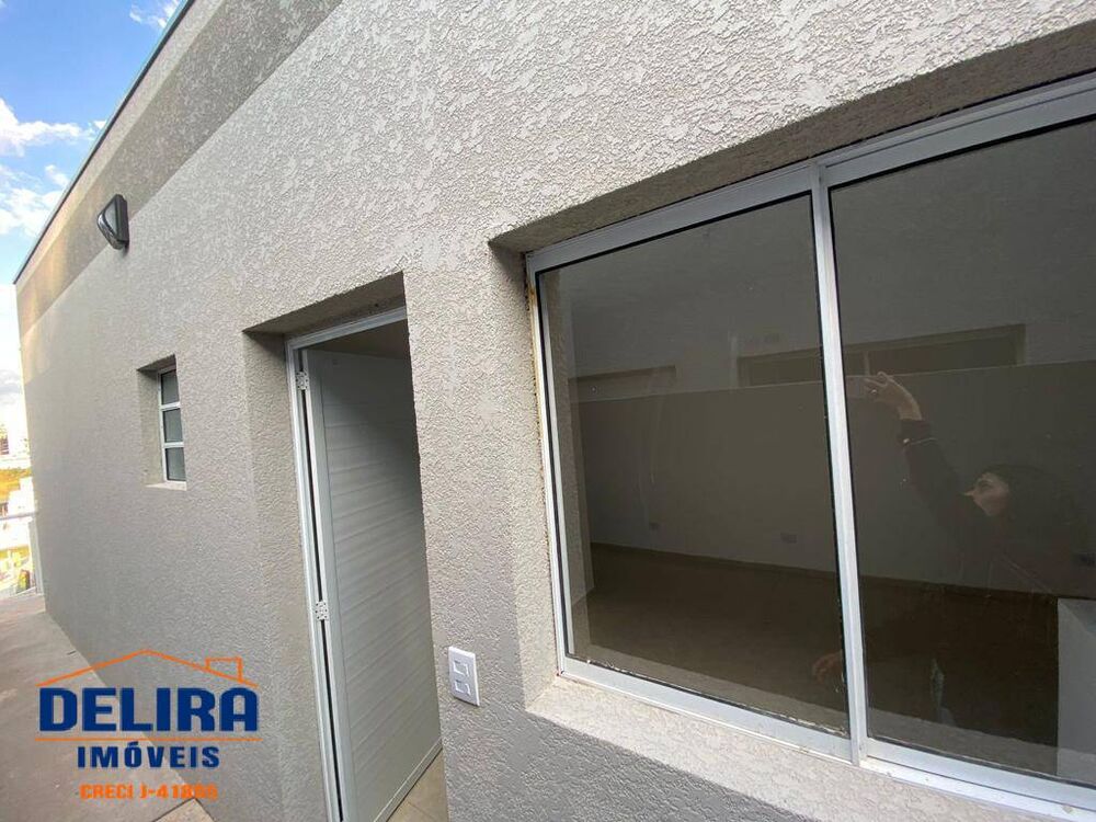 Casa à venda com 2 quartos, 61m² - Foto 3