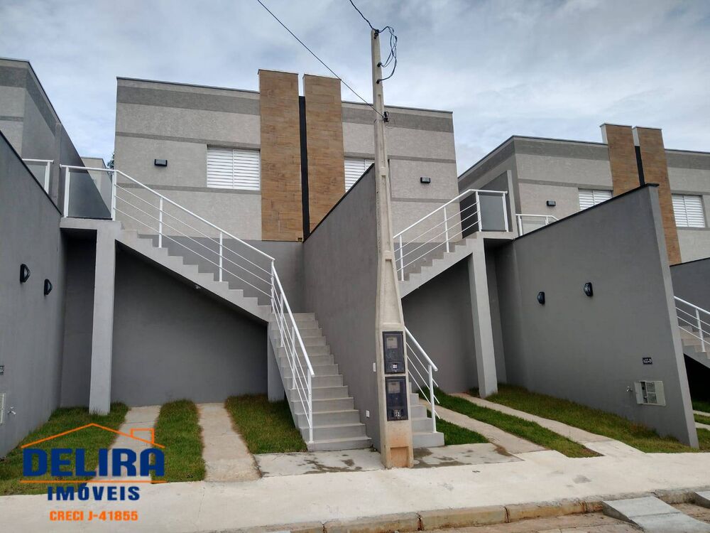 Casa à venda com 2 quartos, 61m² - Foto 1