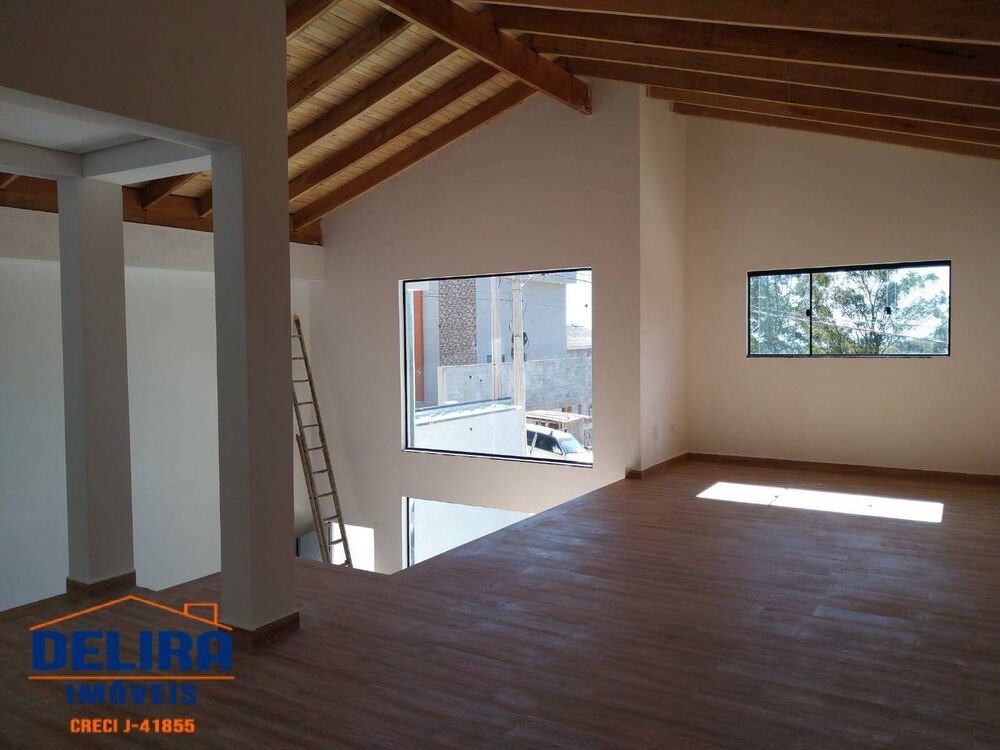 Casa à venda com 2 quartos, 127m² - Foto 1