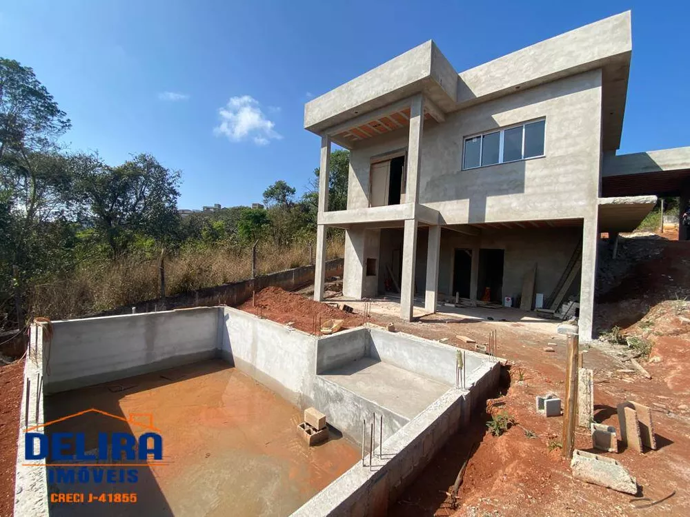 Casa à venda com 3 quartos, 170m² - Foto 1