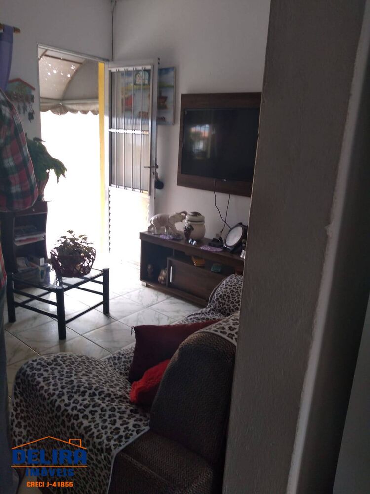 Casa à venda com 3 quartos, 100m² - Foto 3