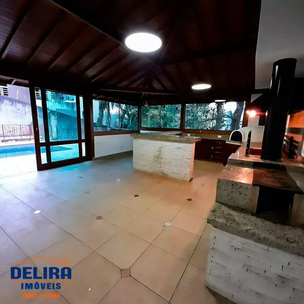 Casa à venda e aluguel com 4 quartos, 350m² - Foto 3