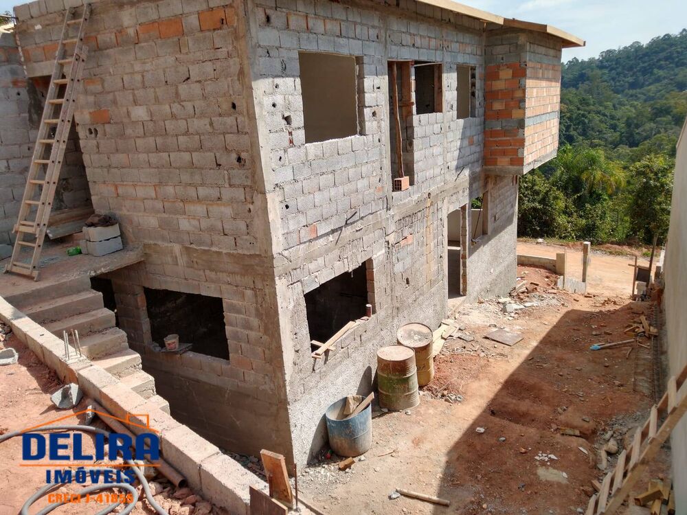 Casa à venda com 3 quartos, 140m² - Foto 1