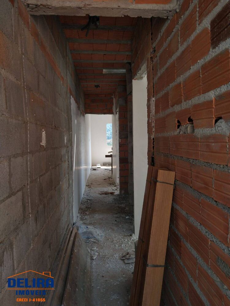 Casa à venda com 3 quartos, 140m² - Foto 2