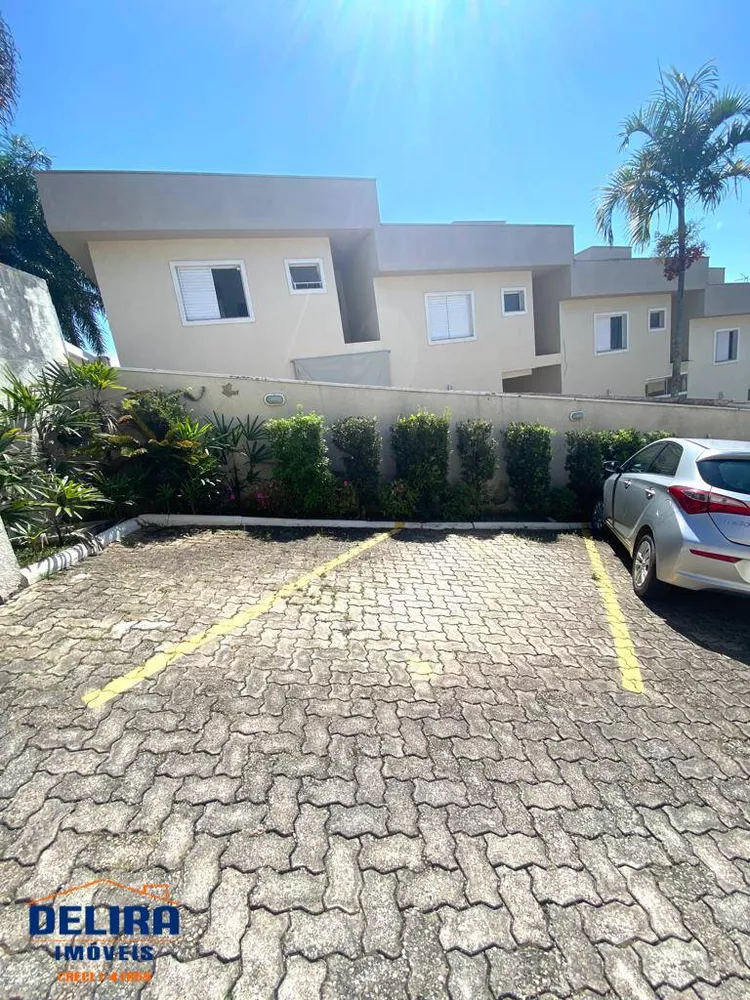 Casa à venda com 2 quartos, 68m² - Foto 3