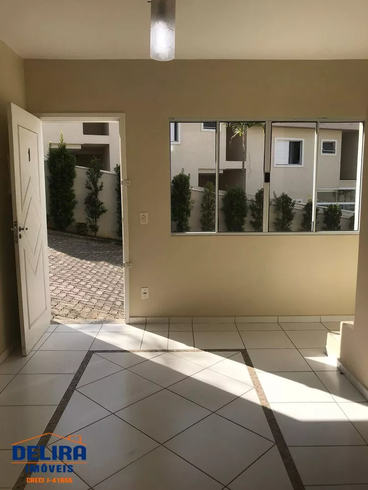 Casa à venda com 2 quartos, 68m² - Foto 9