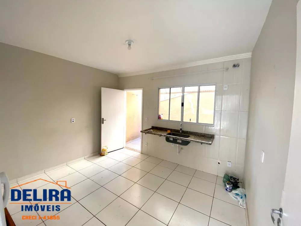 Casa à venda com 2 quartos, 68m² - Foto 6