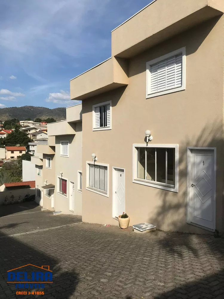 Casa à venda com 2 quartos, 68m² - Foto 1