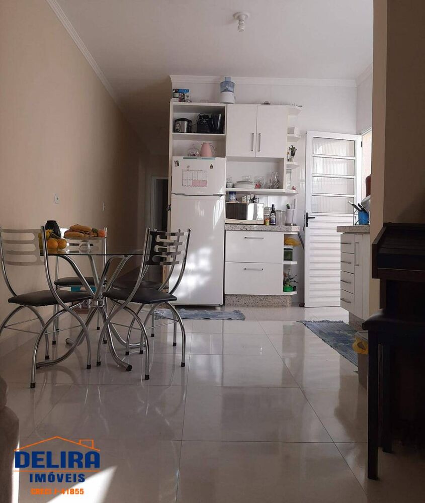 Casa à venda com 2 quartos, 70m² - Foto 4