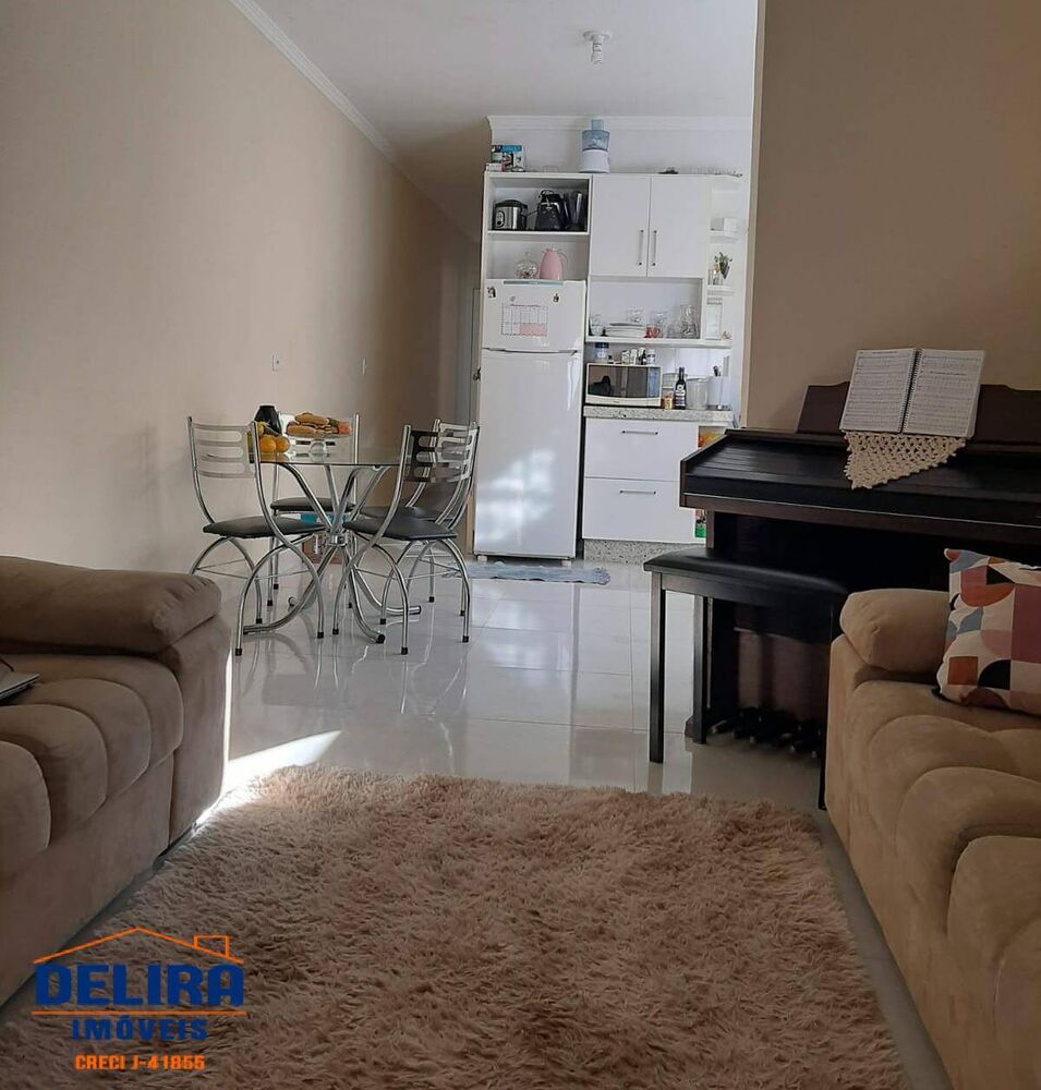 Casa à venda com 2 quartos, 70m² - Foto 5