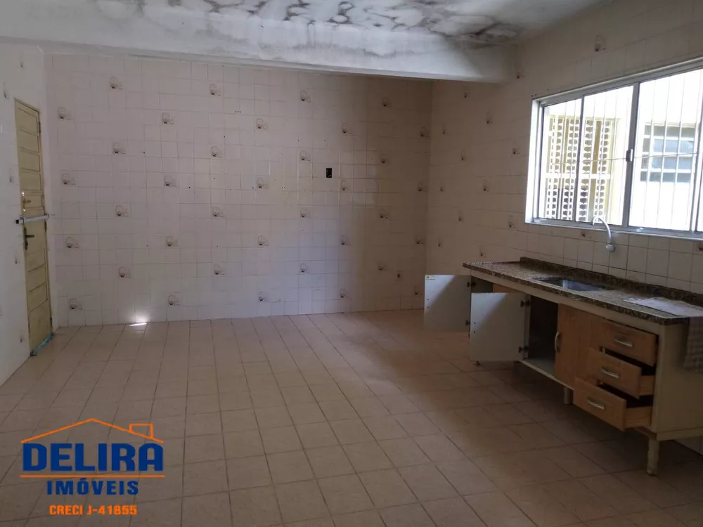 Casa à venda com 3 quartos, 210m² - Foto 11