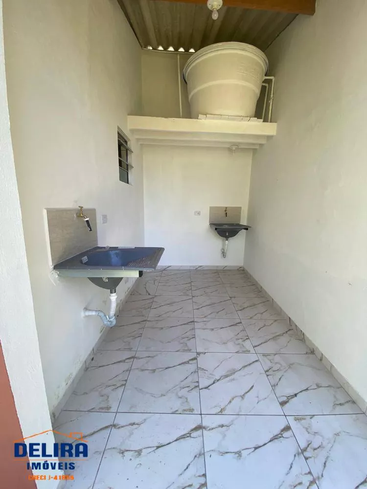 Casa à venda e aluguel com 2 quartos, 900m² - Foto 9