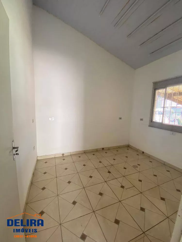 Casa à venda e aluguel com 2 quartos, 900m² - Foto 17