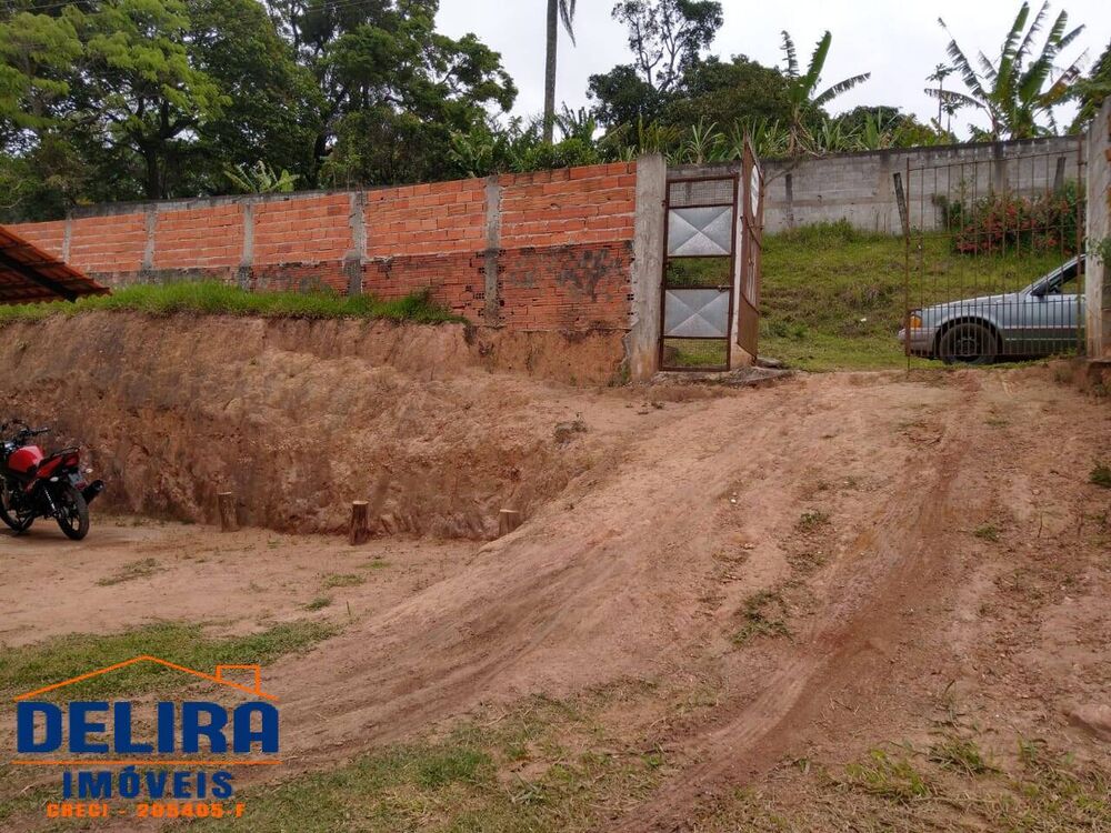 Chácara à venda com 2 quartos, 640m² - Foto 1