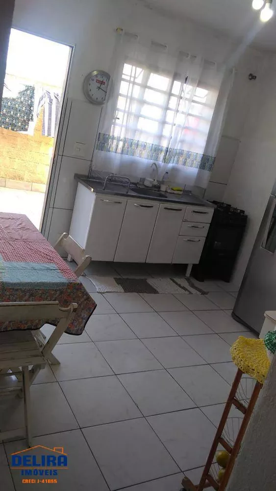 Casa à venda com 3 quartos, 71m² - Foto 11