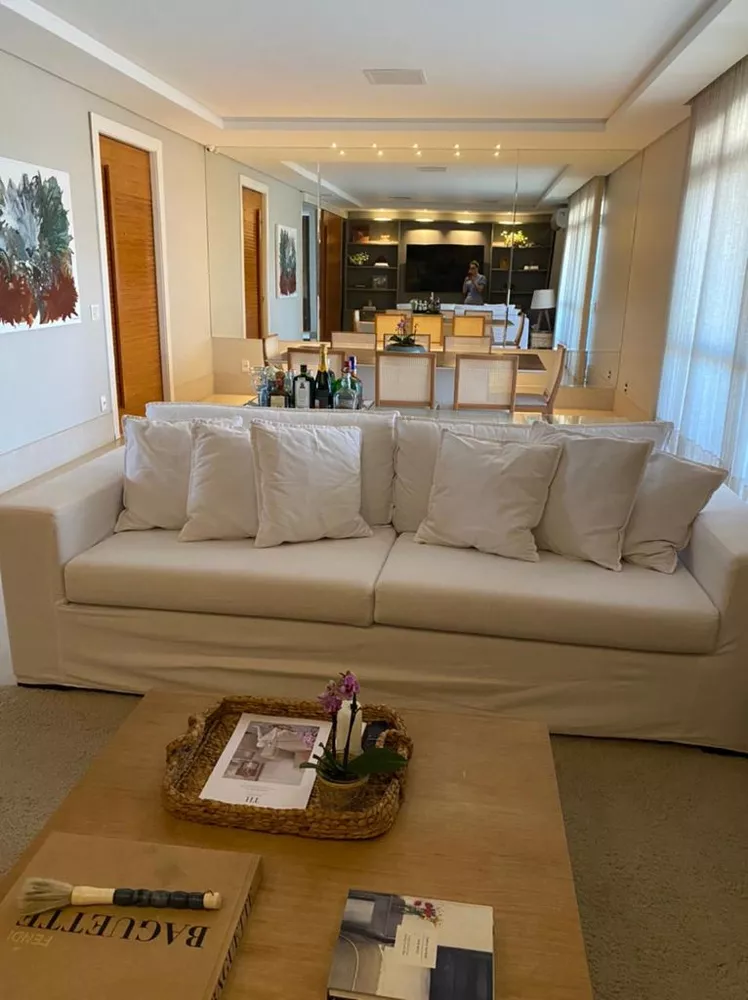 Apartamento à venda com 4 quartos, 232m² - Foto 1