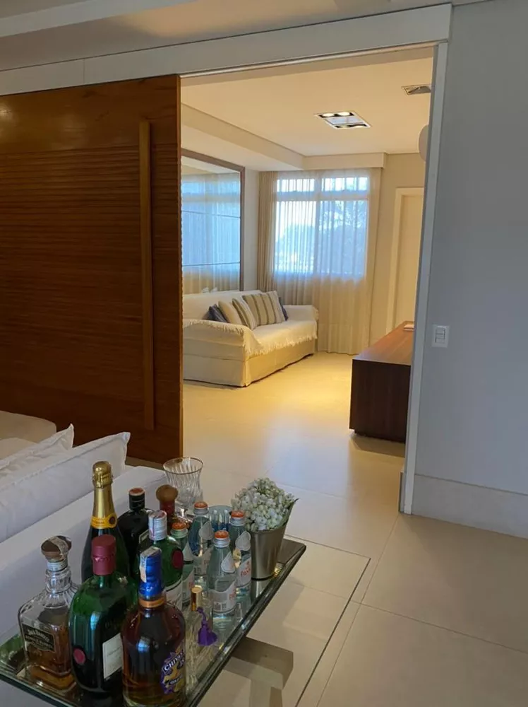 Apartamento à venda com 4 quartos, 232m² - Foto 4