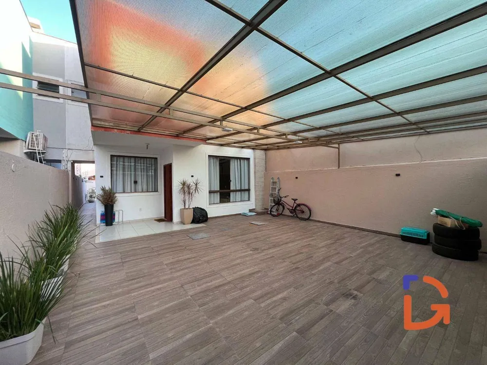 Casa, 3 quartos, 174 m² - Foto 2