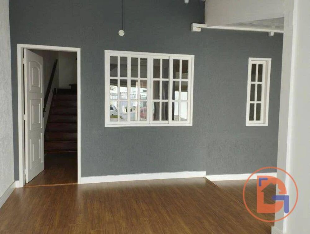 Casa à venda com 3 quartos, 110m² - Foto 2