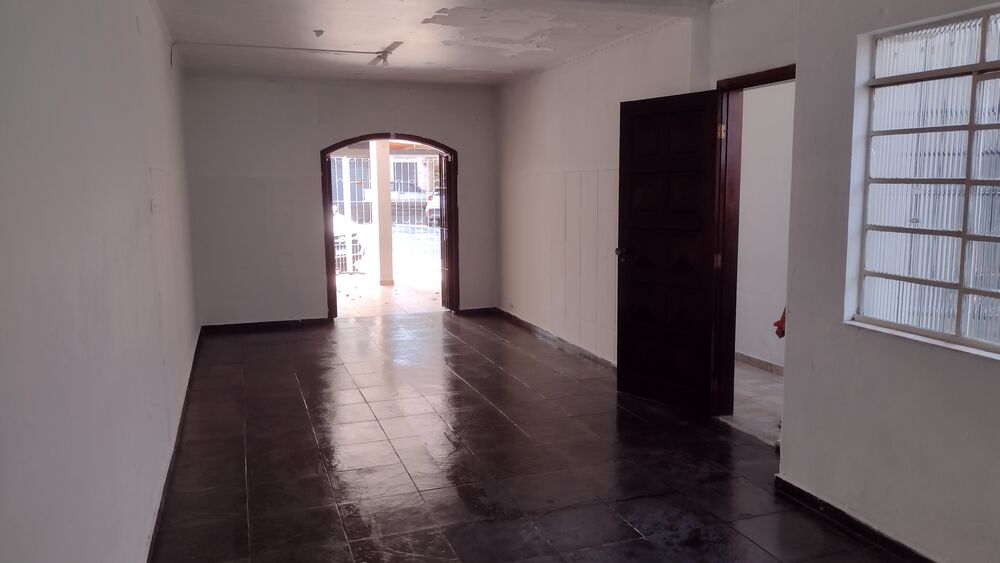 Casa Comercial à venda com 2 quartos, 106m² - Foto 3