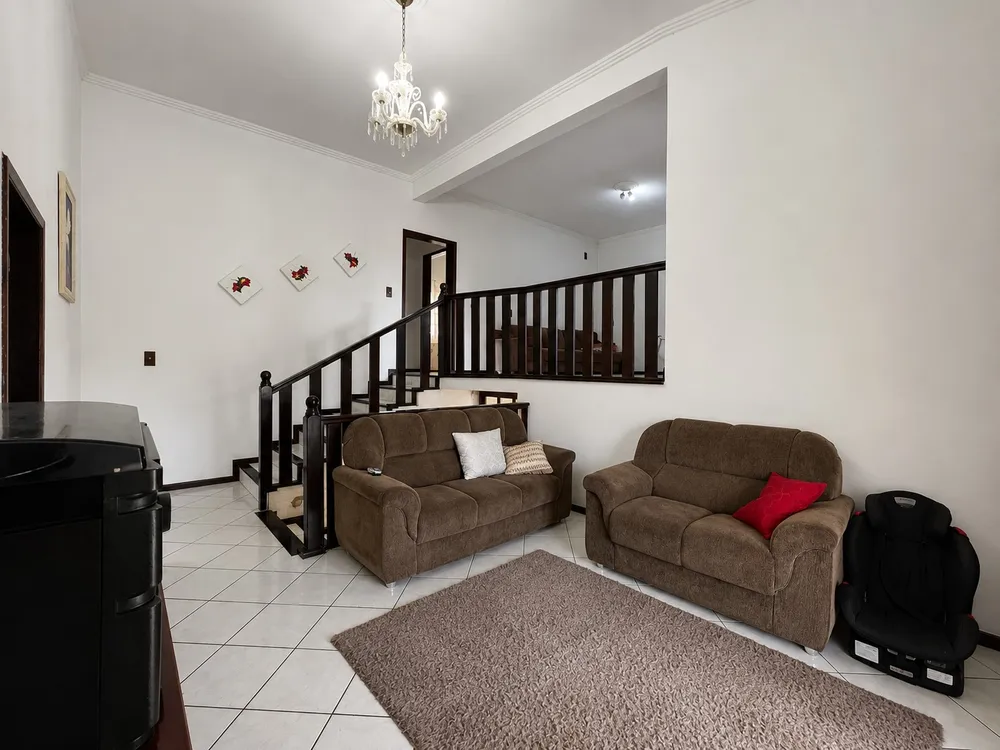 Casa, 4 quartos, 230 m² - Foto 2