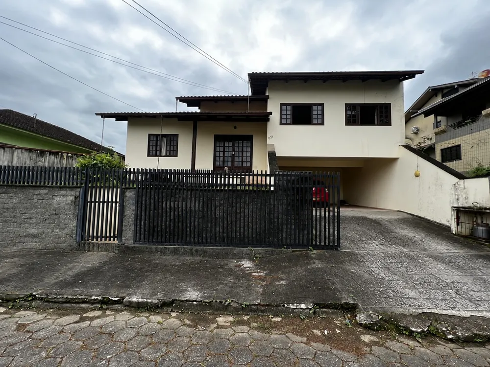 Casa, 4 quartos, 230 m² - Foto 1