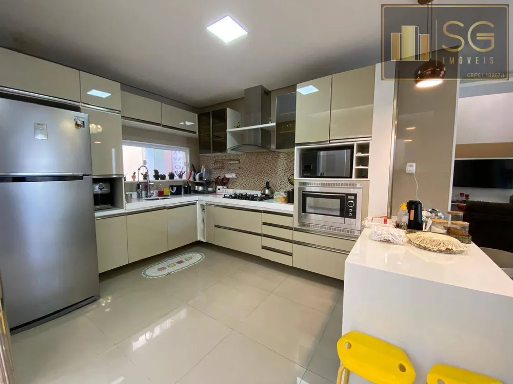 Casa, 3 quartos, 210 m² - Foto 5