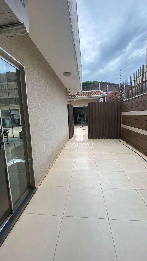 Casa, 3 quartos, 198 m² - Foto 4
