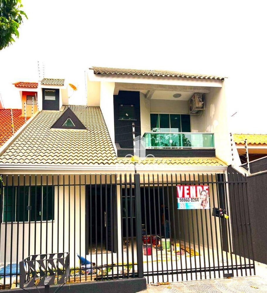 Casa, 3 quartos, 211 m² - Foto 1
