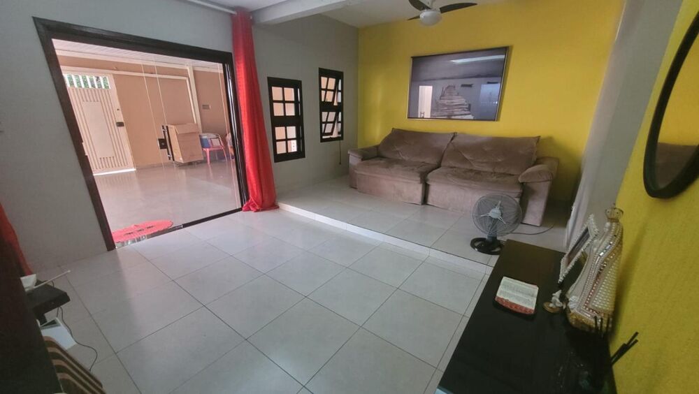 Casa à venda com 3 quartos, 165m² - Foto 2