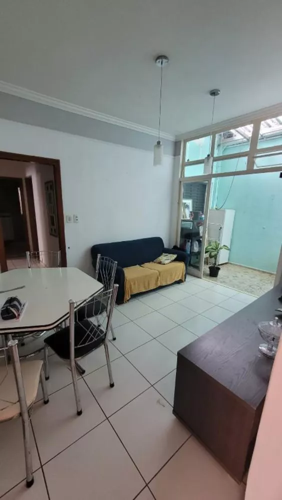 Casa à venda com 3 quartos, 250m² - Foto 4