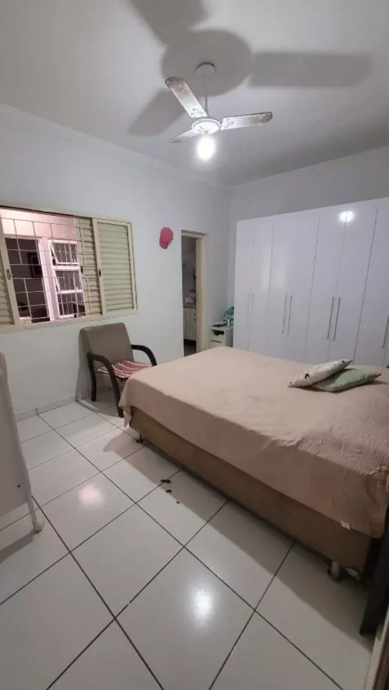 Casa à venda com 3 quartos, 250m² - Foto 10