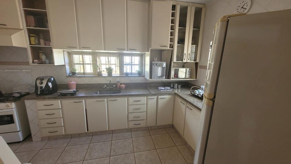 Casa, 3 quartos, 248 m² - Foto 1